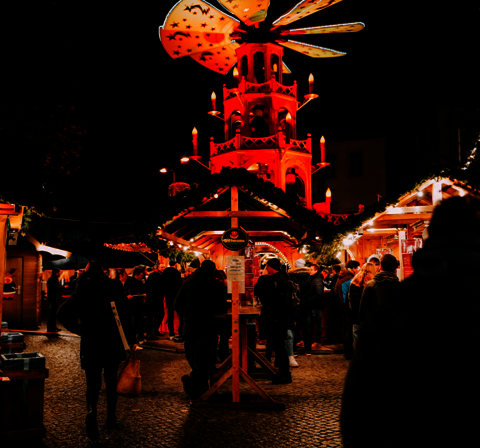 Weihnachtspyramide Landshut Hütten