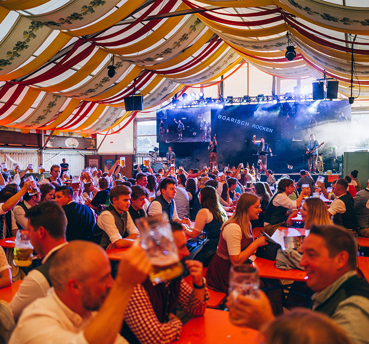 Herbstdult Landshut Festzelt innen
